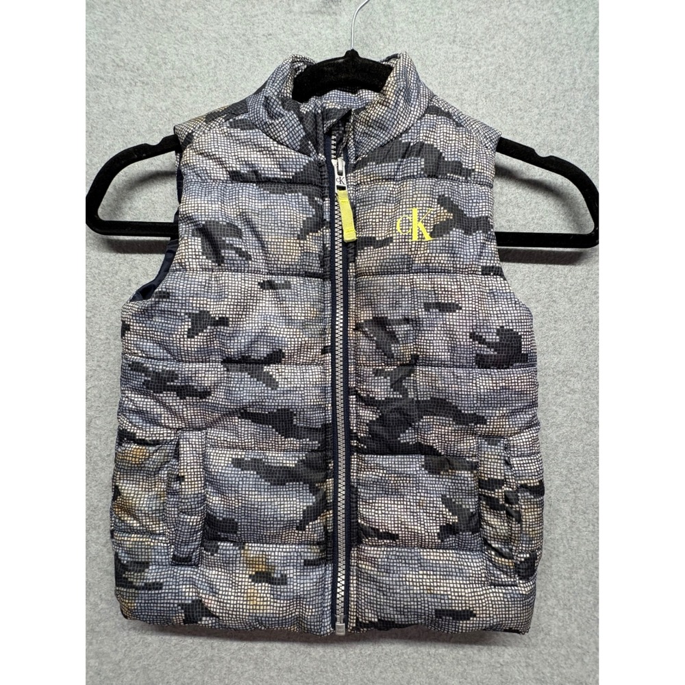 Calvin Klein Jeans Boys Grey Pixel Camo‎ Puffer Vest Zip Up 27CKFFI07J-999-PC